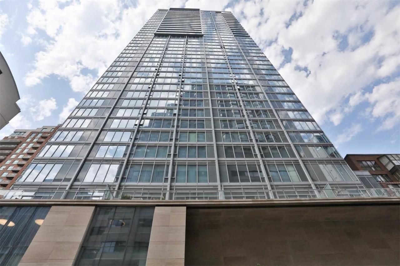 2 BR plus Den condo Toronto Exterior foto