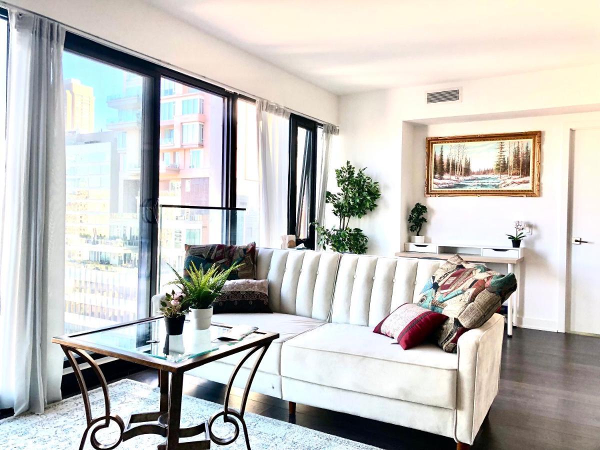 2 BR plus Den condo Toronto Exterior foto