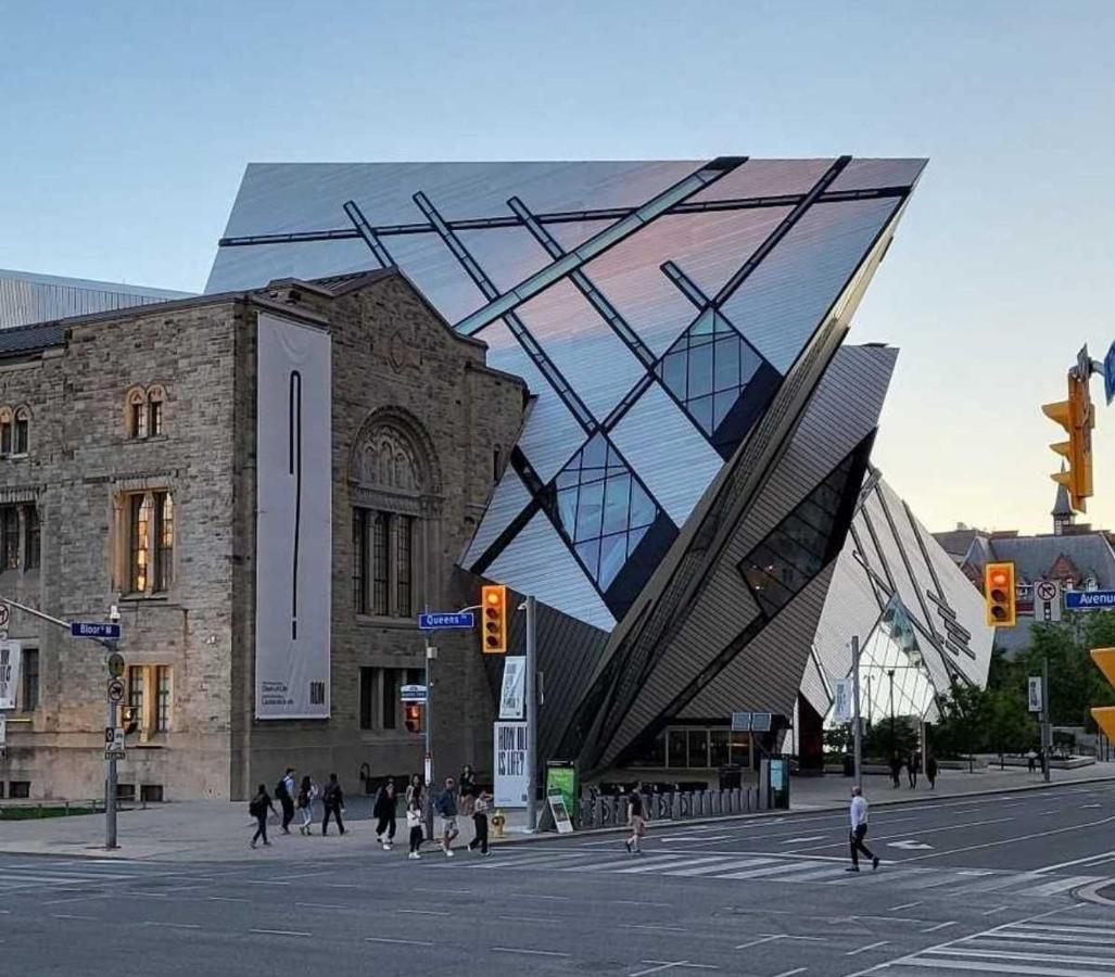 2 BR plus Den condo Toronto Exterior foto
